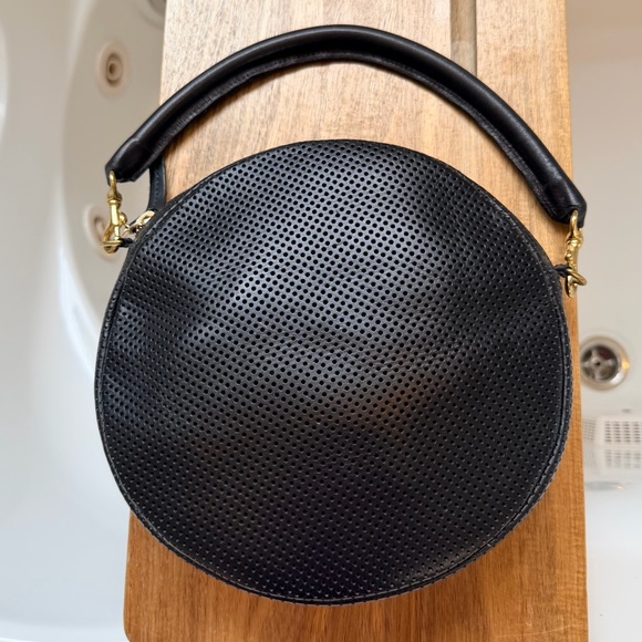 Clare V Handbags - Clare V Circle Clutch - Black
Perf Original: $285